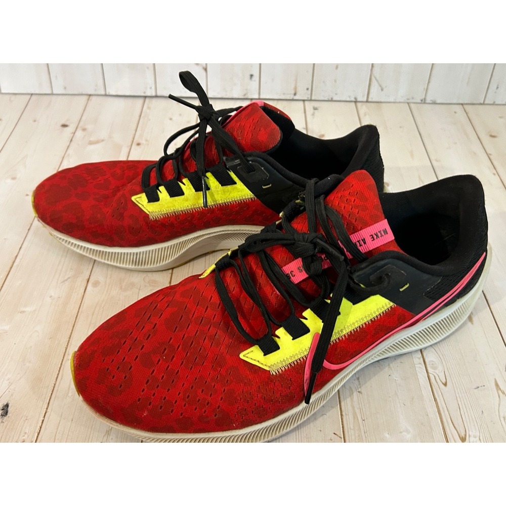 Nike Air Zoom Pegasus 38  Red Gold Running Shoes Sneakers Men's Size 9.5